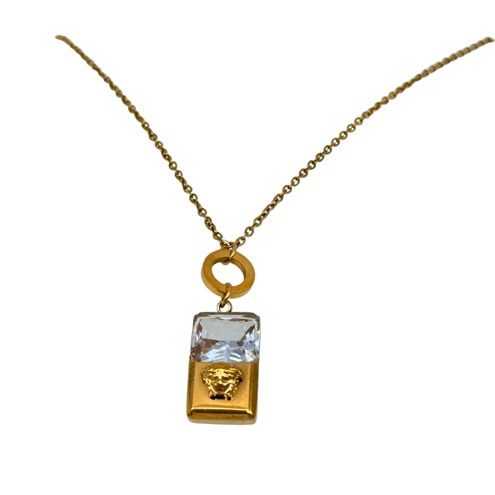 Collana Cuore di Leone Rettangolo in Acciaio Gold: Brillantezza e Coraggio