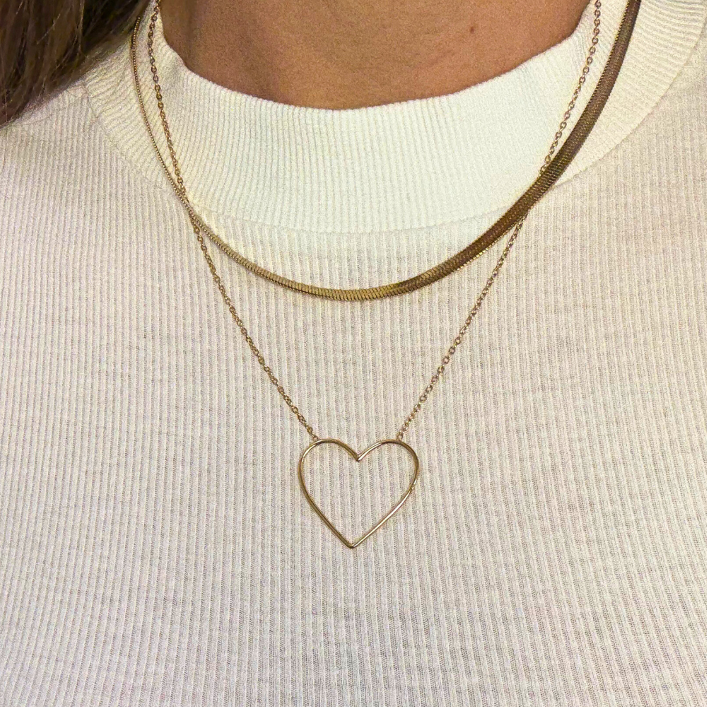 Cuore Essenziale – Collana Girocollo in Acciaio Gold con Ciondolo Stilizzato