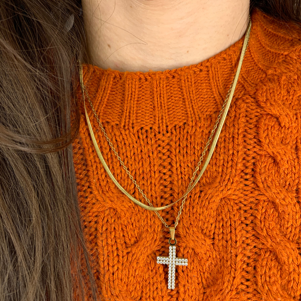 collana micro snake in acciaio gold indossata set