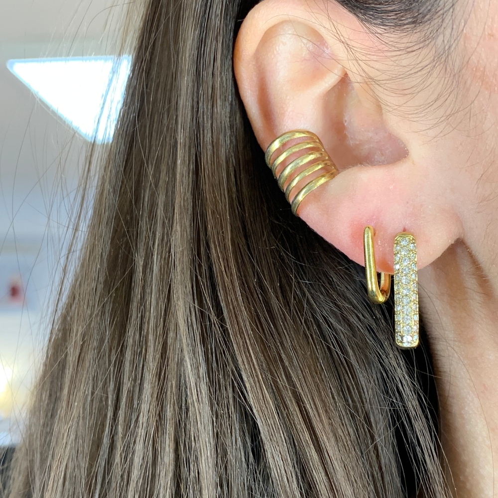 orecchini in acciaio gold rettangolari bombati con zirconi bianchi