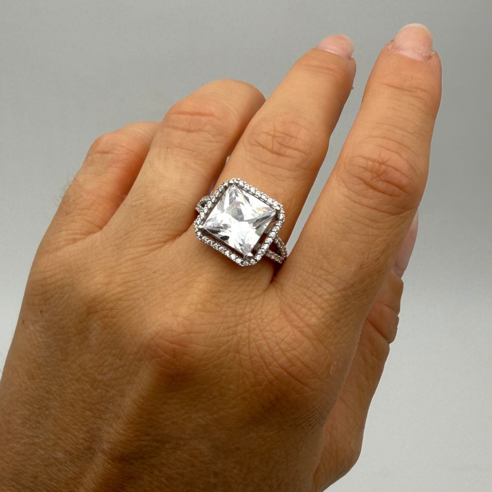 Anello Solitario Quadrato in Argento 925 con Zircone