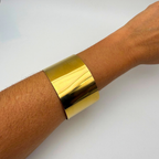 Bracciale Rigido a Fascia Larga in Acciaio Gold