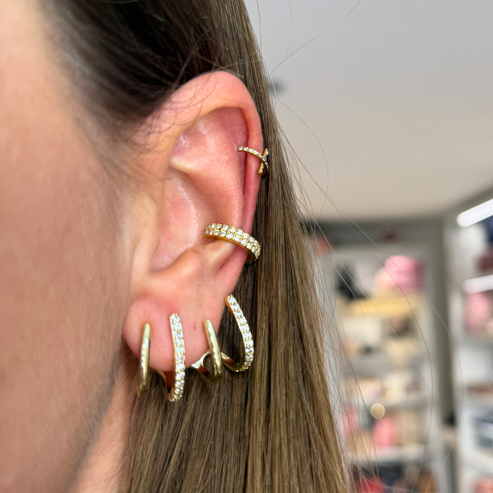 Orecchino 4 Punte con Strass in Acciaio Gold