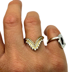 Anello Regolabile a V in Acciaio Gold