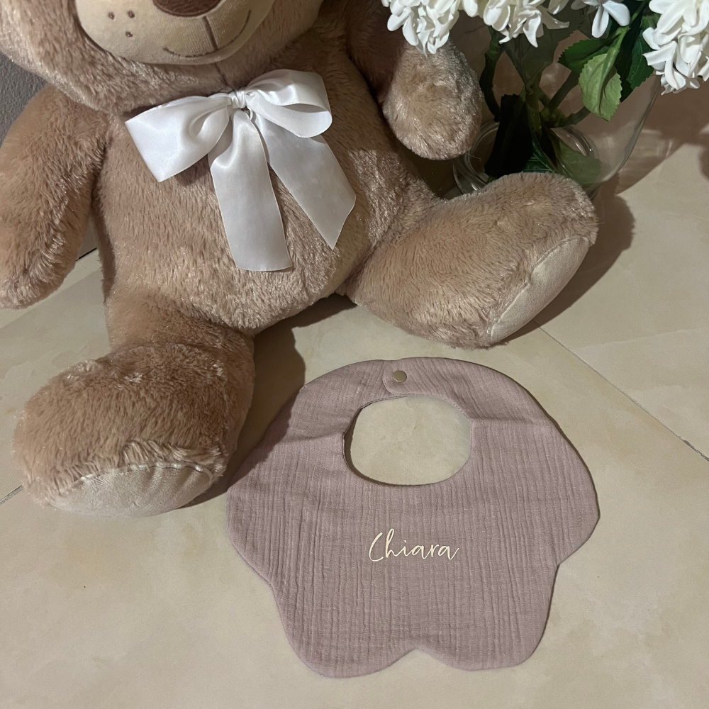 bavaglino in cotone beige a forma di nuvola/ fiore per neonato personalizzabile con nome