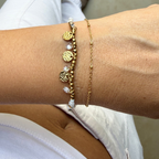 Bracciale Perline Colorate Bianche e Medagliette in Acciaio Gold