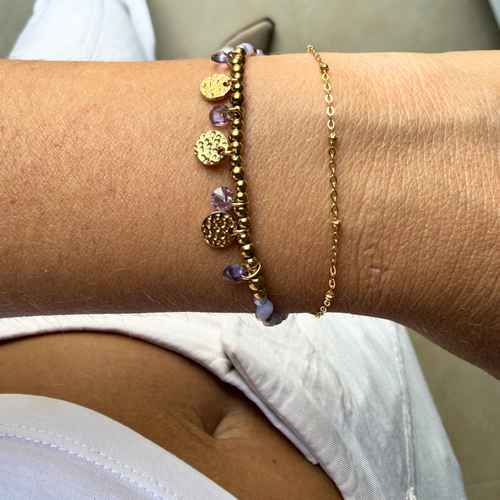 Bracciale Perline Colorate Lilla e Medagliette in Acciaio Gold