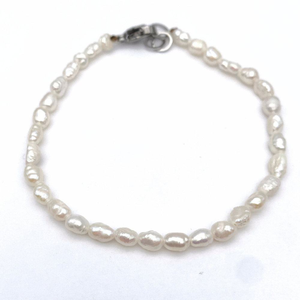 bracciale in acciaio silver con perle di fiume bianche