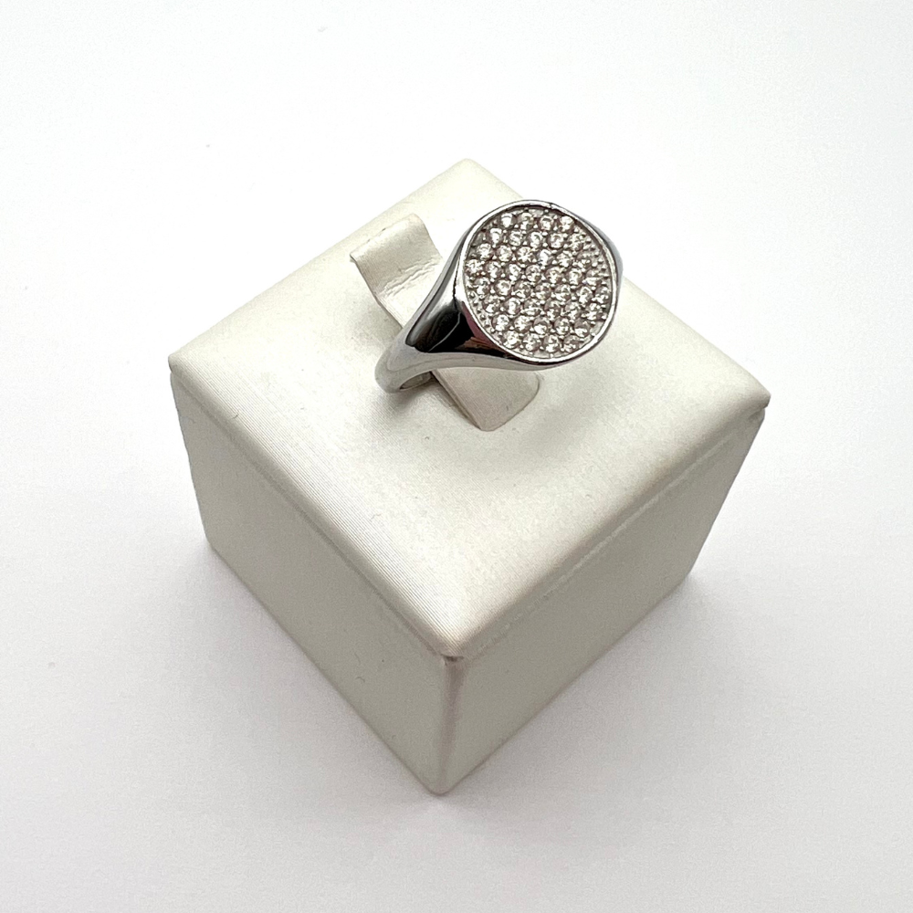 anello Chevalier in acciaio silver con zirconi bianchi