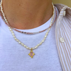 Collana Aurora con Micro Perle di Fiume e Pietra Rosa in Argento Gold