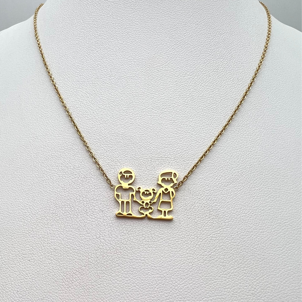 collana family con genitori e bambina in acciaio gold