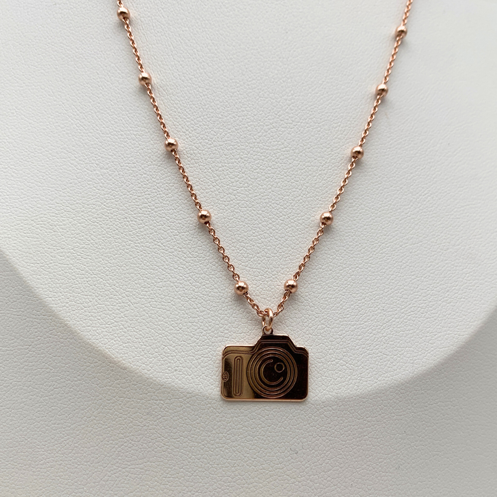 collana fotoricordo in argento rosè con ciondolo macchina fotografica