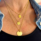 collana con lettera personalizzabile e piastrina satinata in argento gold
