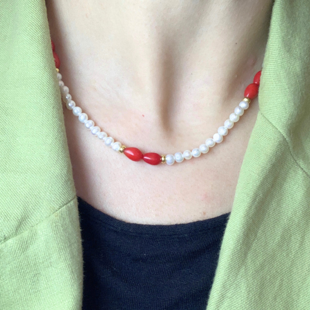 Collana Oceano con Perle di Fiume e Pietre Rosse in Argento Gold