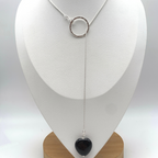 collana pendol in argento 925 con cerchio martellato e pietra nera a forma di cuore scorrevoli silver