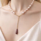 Collana Pendol con Maxi Perle Di fiume e Goccia di Corniola in Acciaio Gold