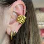 Ear Cuff Puntinato in Acciaio Gold