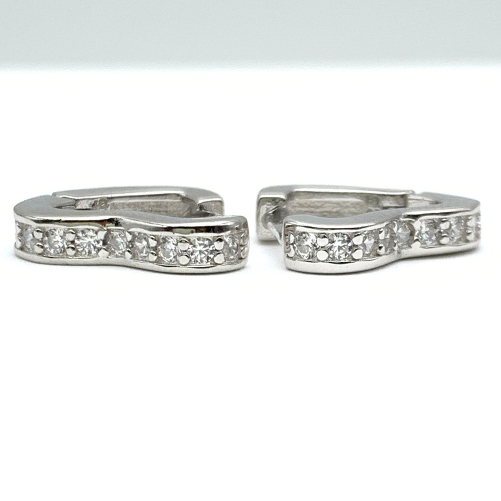 orecchino cuore con zirconi bianchi in argento silver
