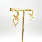 hoops in argento placcati oro con zirconcini e ciondolo a cuore