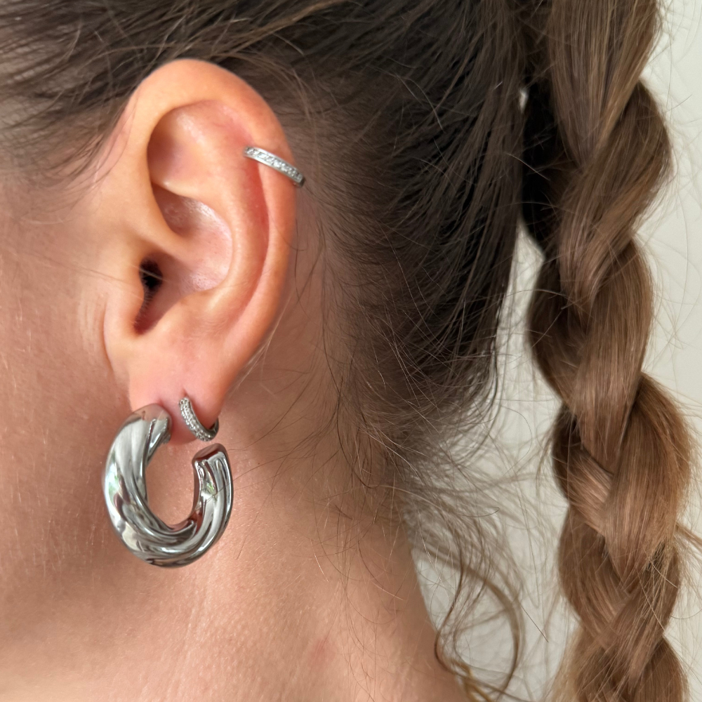 Orecchini a Cerchio con Striature in Acciaio Silver