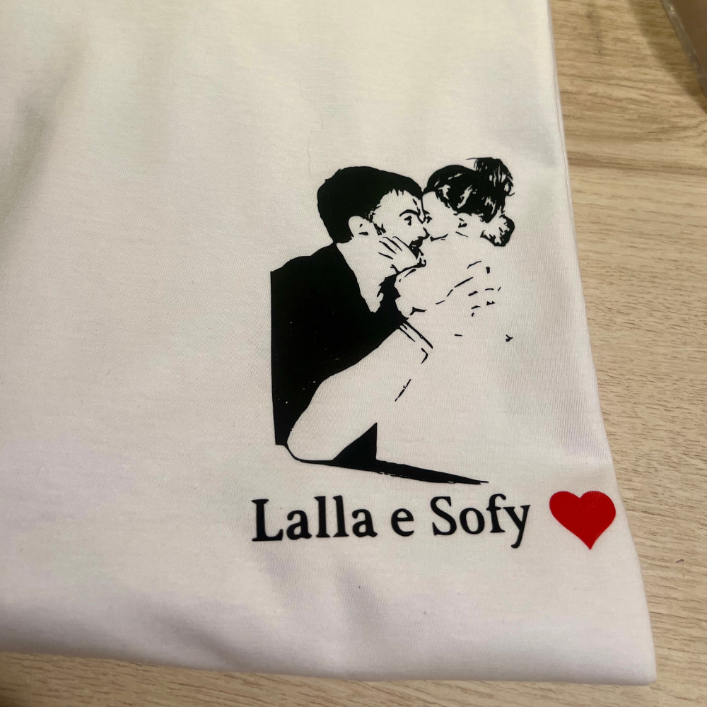 maglia in cotone bianco con foto fumetto e scritta personalizzabile nera