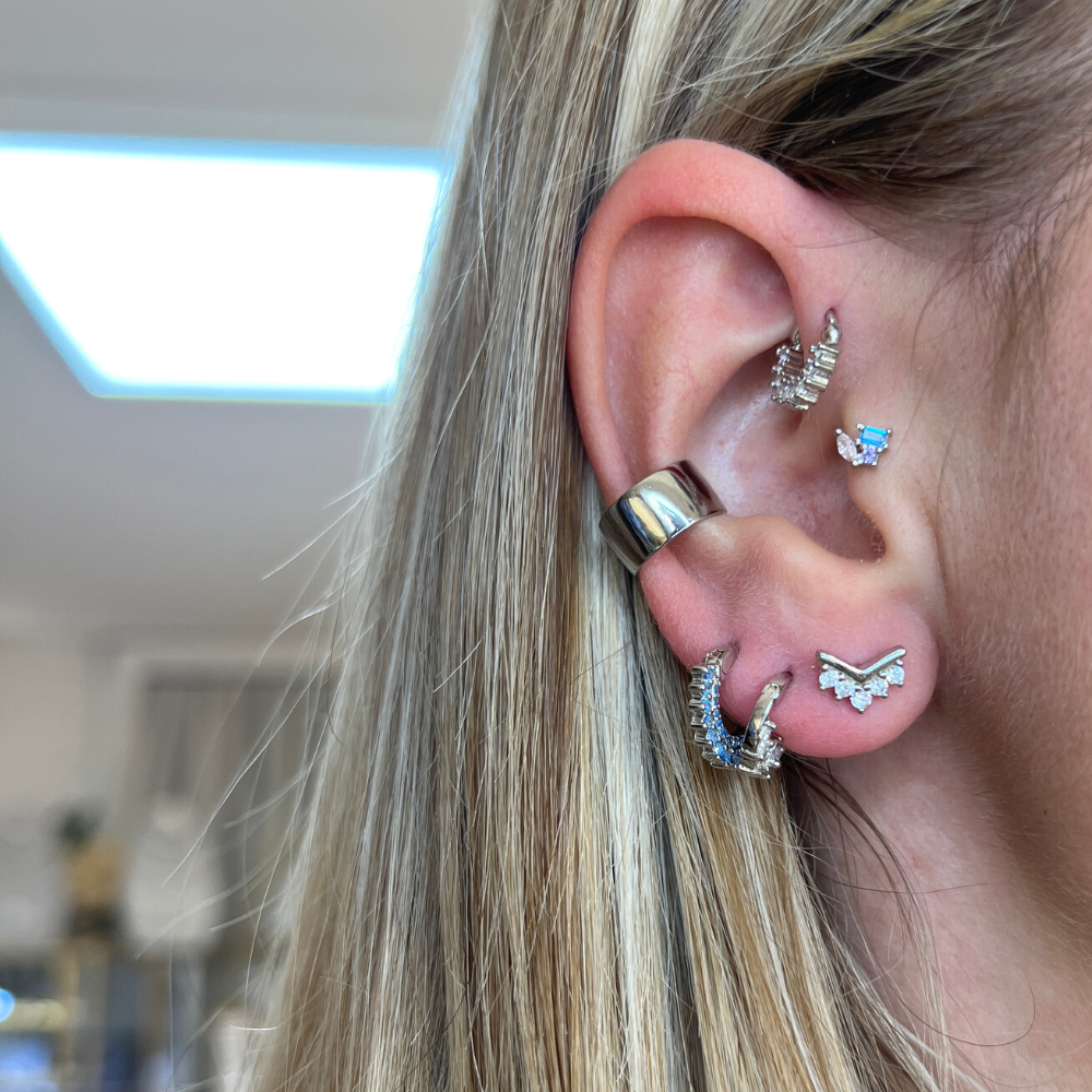mono orecchino silver con zirconi bianchi