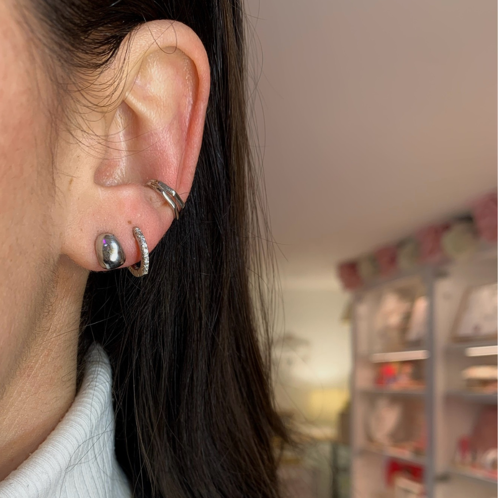 Mono Sparkle Hoop Silver con Zirconi Bianchi e Neri