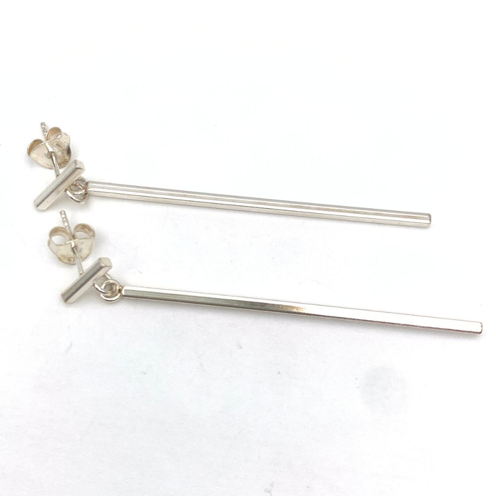 Orecchini con Barretta Pendente in Argento Silver