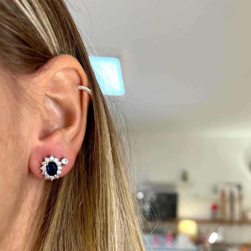 orecchino in argento 925 con zirconi bianchi e blu