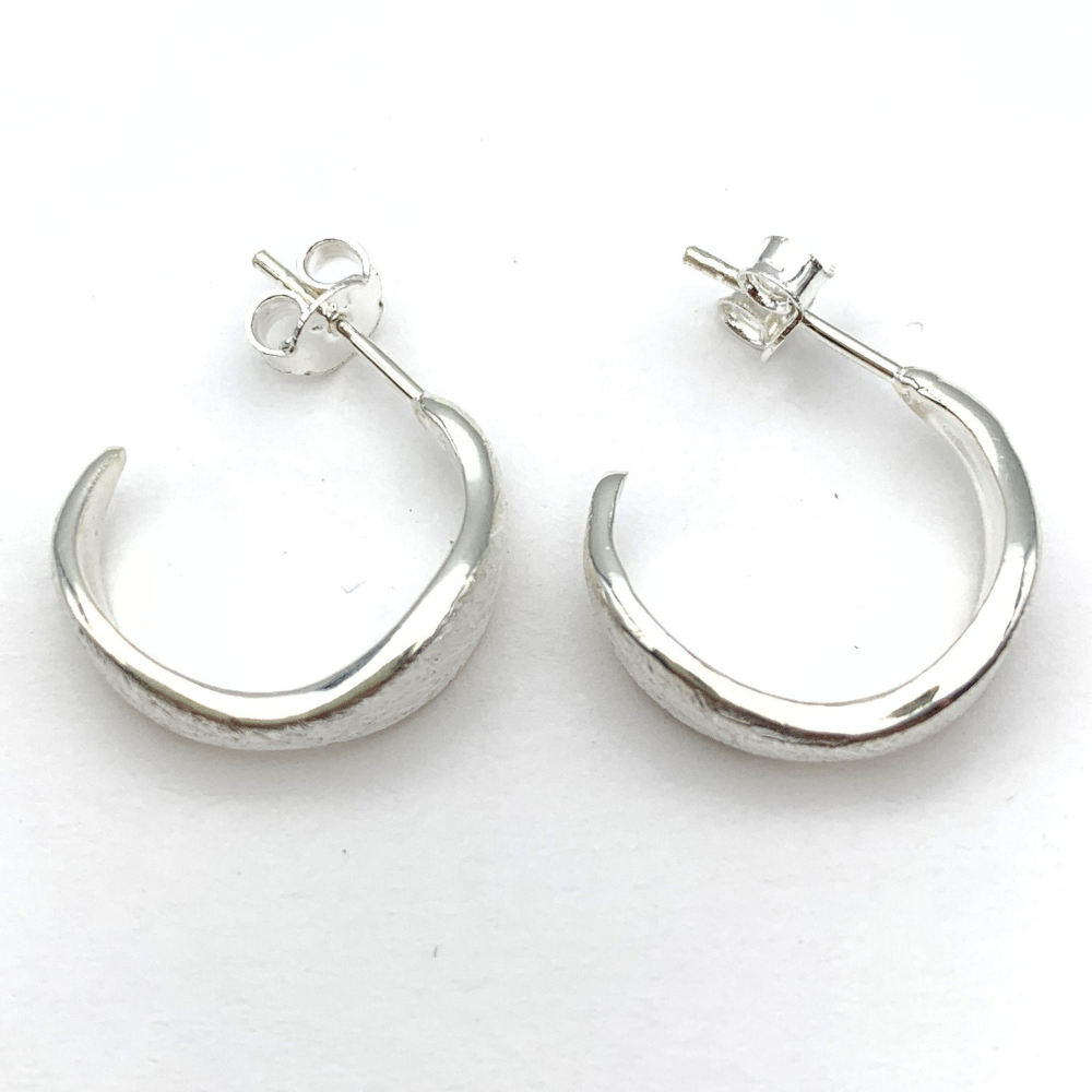 Orecchini Minimal Satinati in Argento Silver