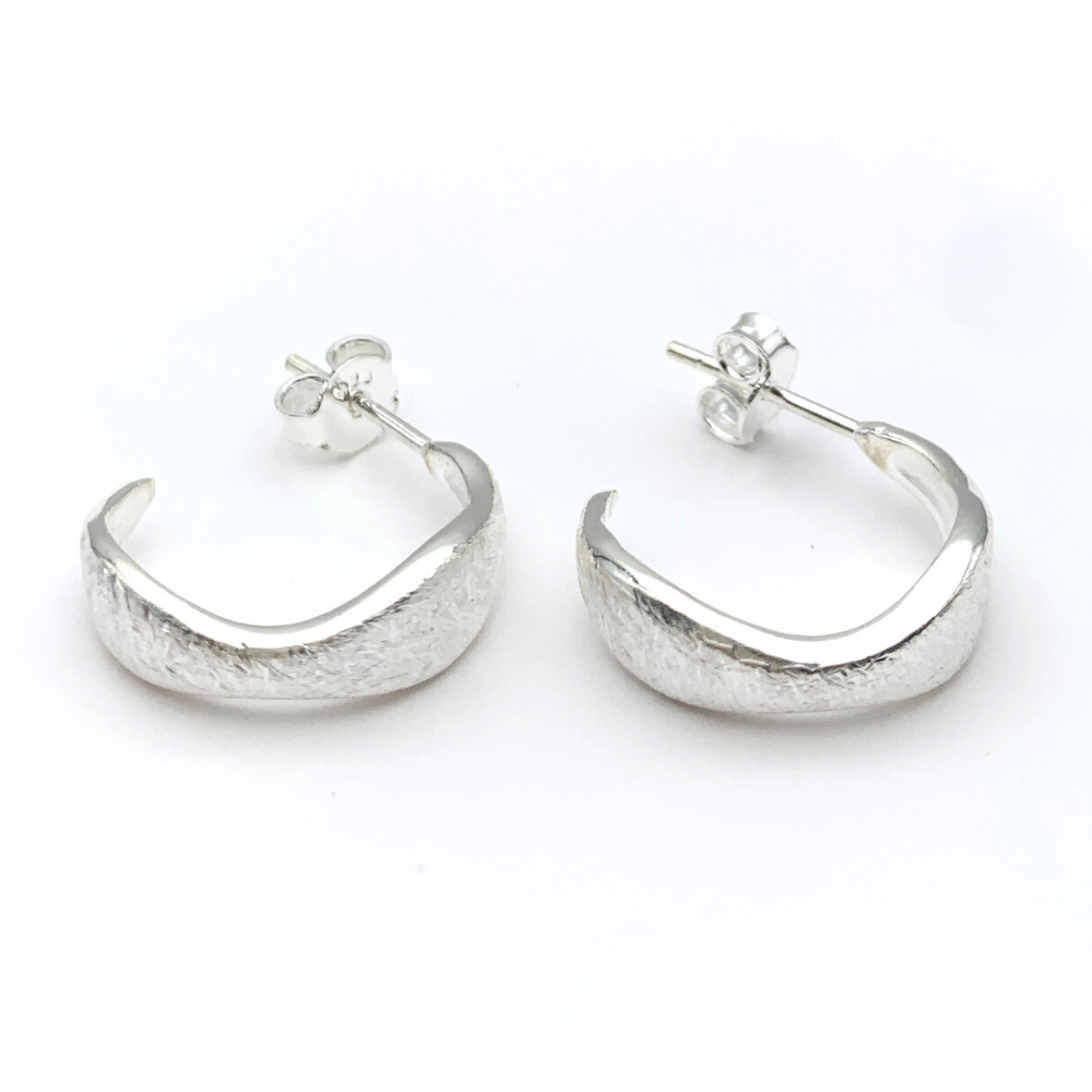 Orecchini Minimal Satinati in Argento Silver