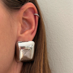 Orecchini Rettangolari Bombati in Acciaio Silver