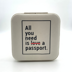 portagioie da viaggio bianco in ecopelle personalizzabile