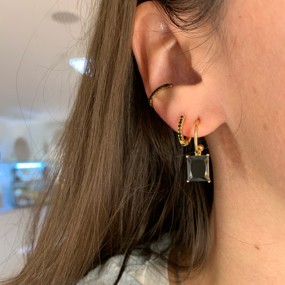 orecchini in argento 925 placcati oro con zirconi neri