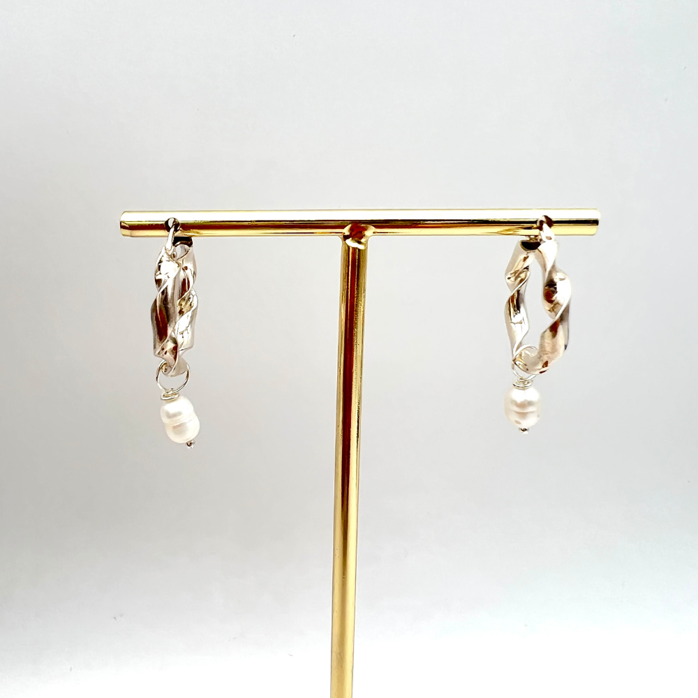 orecchino torchon in argento con perla pendente colore silver